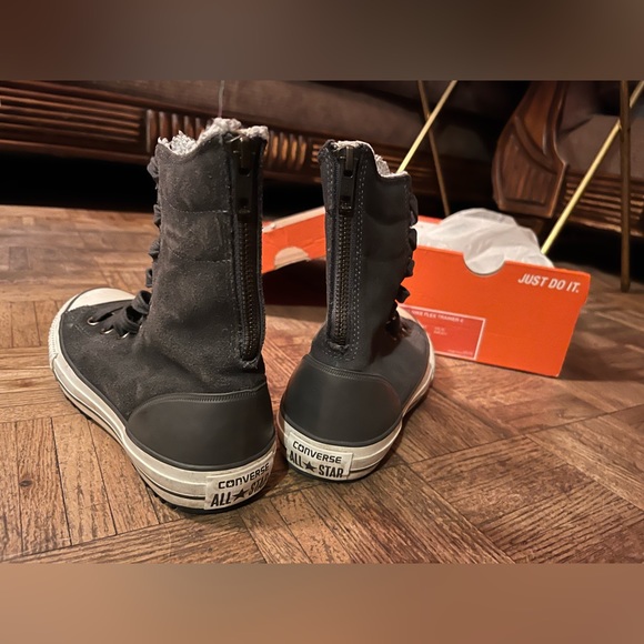 Woman’s Size 7 Winterized Converse Shoes - Picture 2 of 5